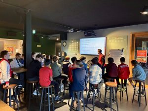 24 jonge scheidsrechters opgeleid! 1
